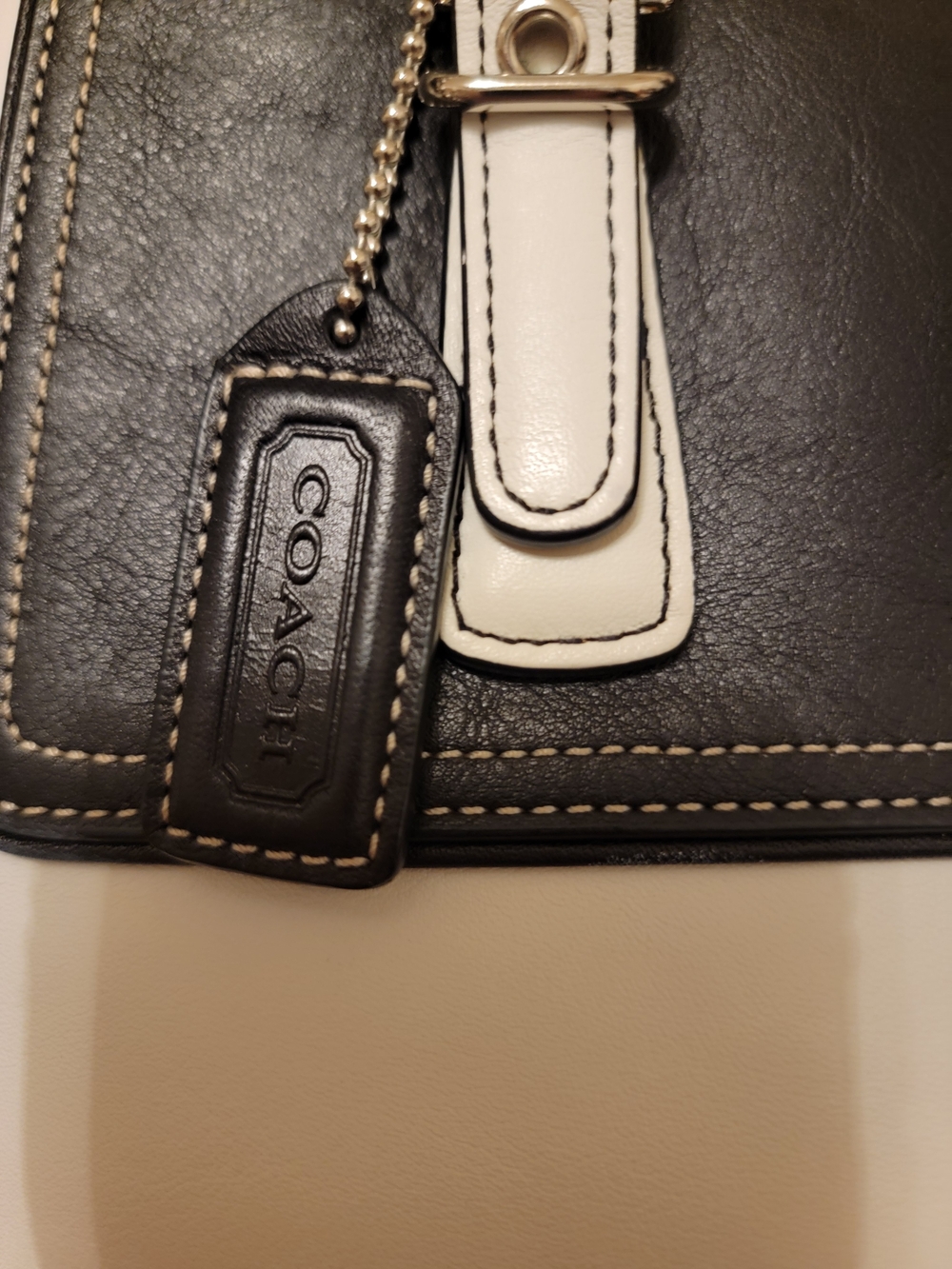 Coach 2003 Vintage Hampton Black and White Leather - Picture 5 of 10